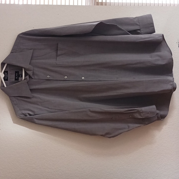 2 very nice button up dress shirts both size large 16 and 16.5 - Picture 2 of 10